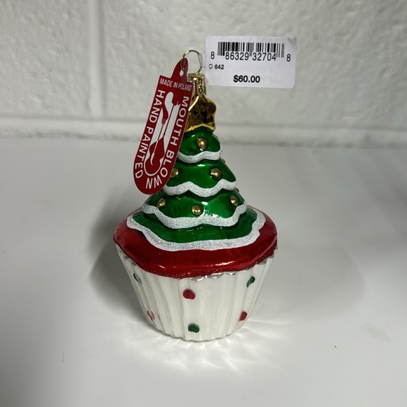 *NEW* BLOOMINGDALES HAND BLOWN GLASS CUPCAKE ORNAMENT - Picture 2 of 6